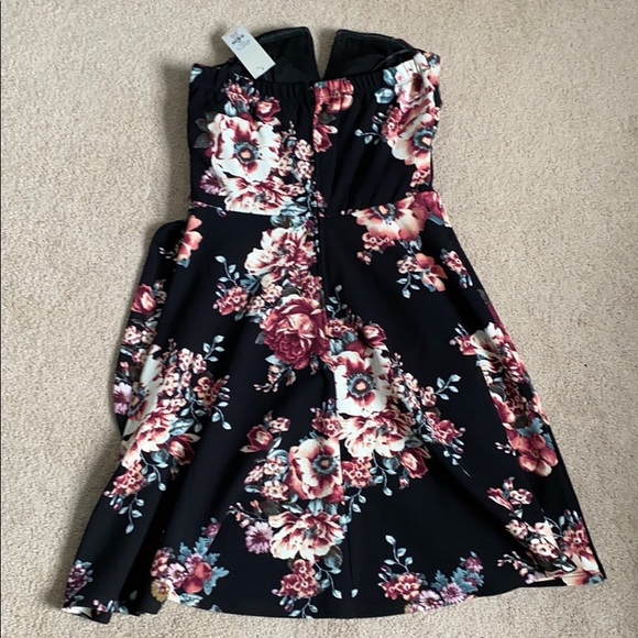 NWT Francesca’s Strapless Fit and Flare Dress - Picture 9 of 10